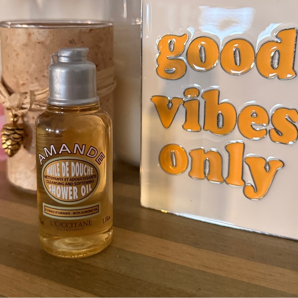 L'Occitane Amande Almond Shower Oil 35ml / 1.1fl oz. Travel size.